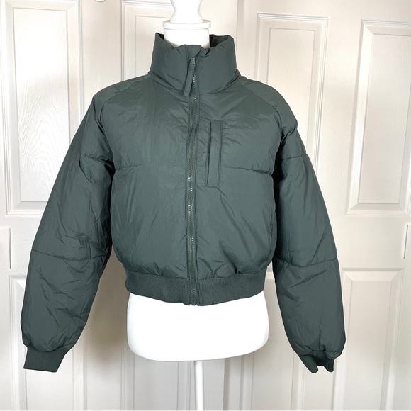 Old Navy Active Oversize Crop Puffer Jacket Small Color Dark Ivy Green NWOT - Picture 1 of 8
